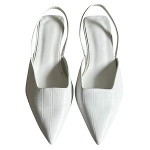 Lê Chateau Women’s White Crocodile Print Kitten Slingback Heels- Size 7